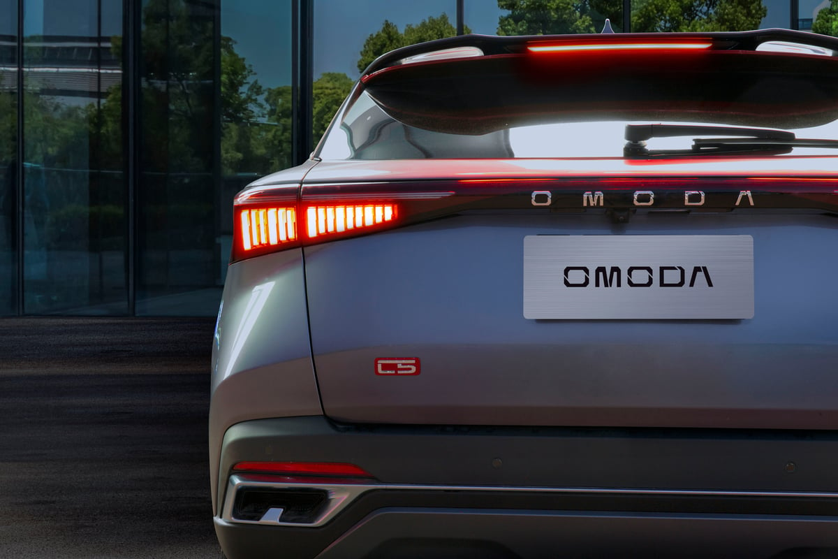 OMODA C5 parte atrás 